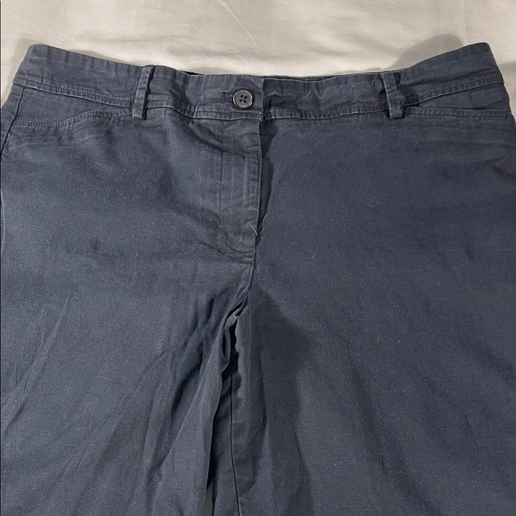 Talbots womens black basic flat front 10.5" inseam Bermuda shorts - size 12 - Picture 1 of 10